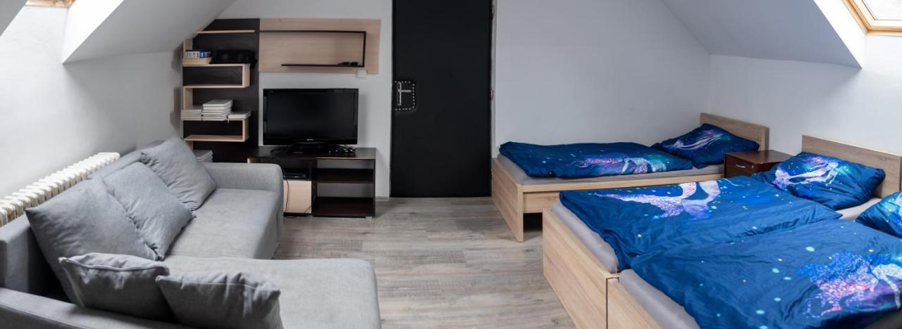Ferienwohnung V Sadu Lysá nad Labem Exterior foto