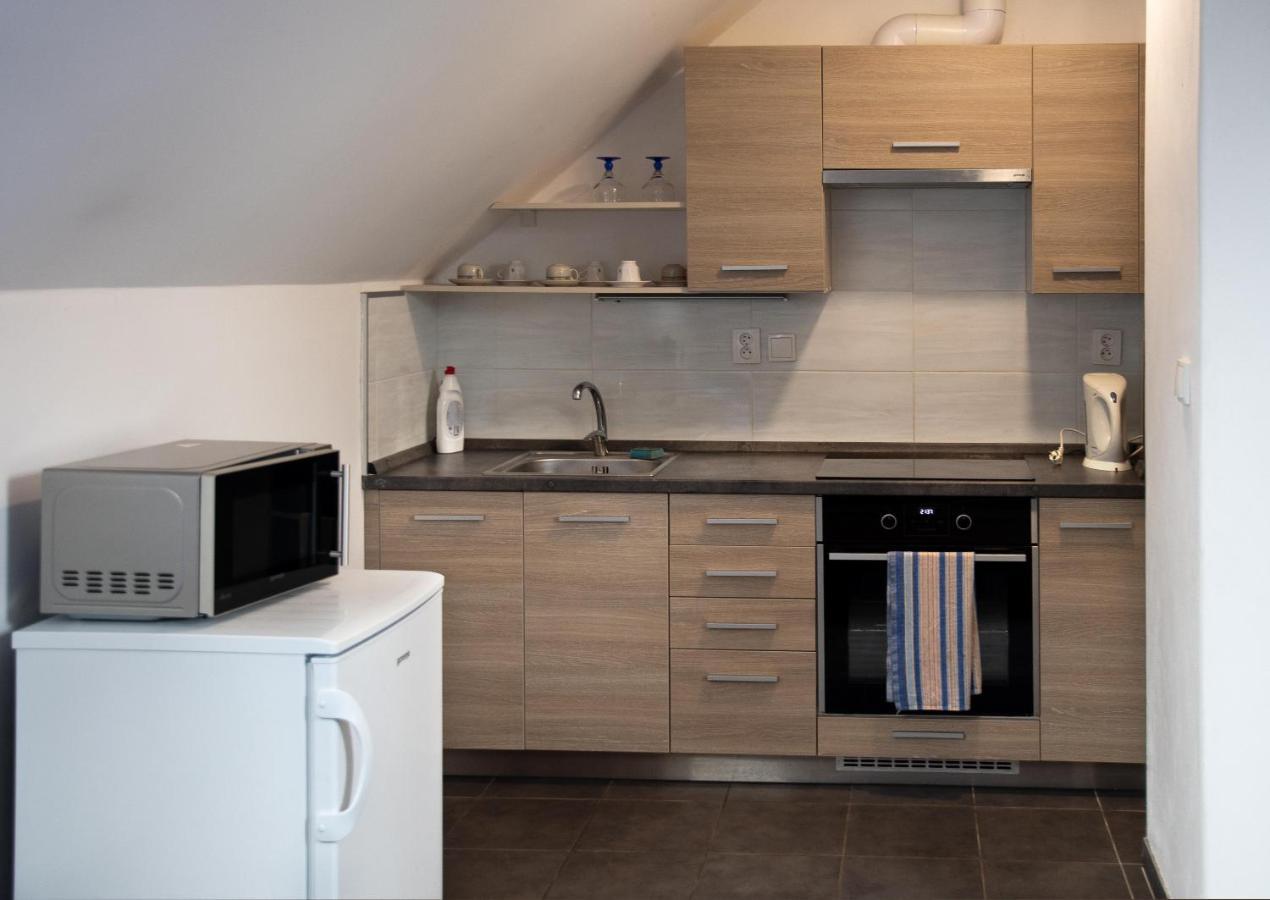 Ferienwohnung V Sadu Lysá nad Labem Exterior foto